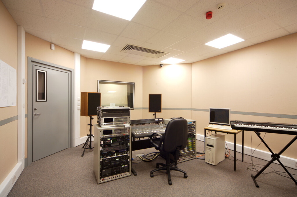 MOVIMENTO-1—SalfordUni84