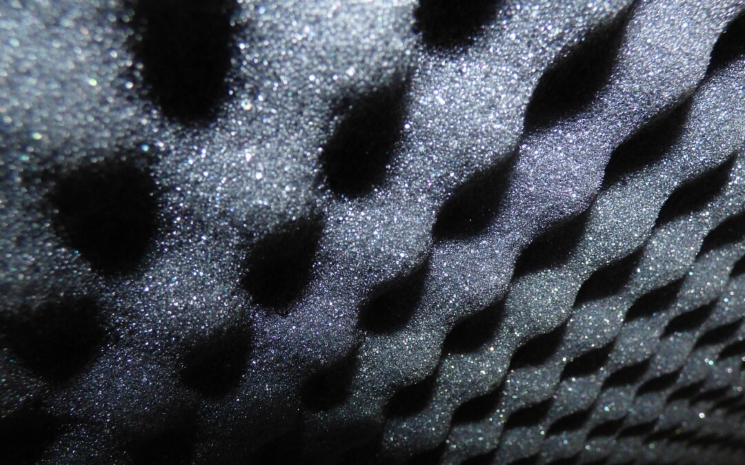 Pannelli insonorizzanti: cosa sono e perché affidarsi a uno specialista